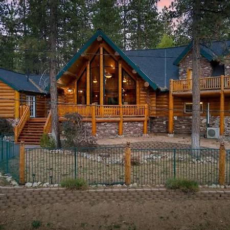 Pinetree Place By Avantstay-2